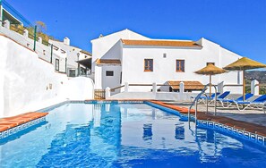 Pool - Amazing home in Malaga with outdoor swimming pool (Malaga)