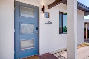 Exterior detail - The Montecito Midpoint — spacious — 100" TV (Phoenix)