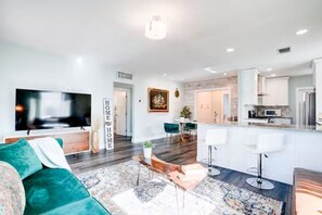 Living area - The Montecito Midpoint — spacious — 100" TV (Phoenix)