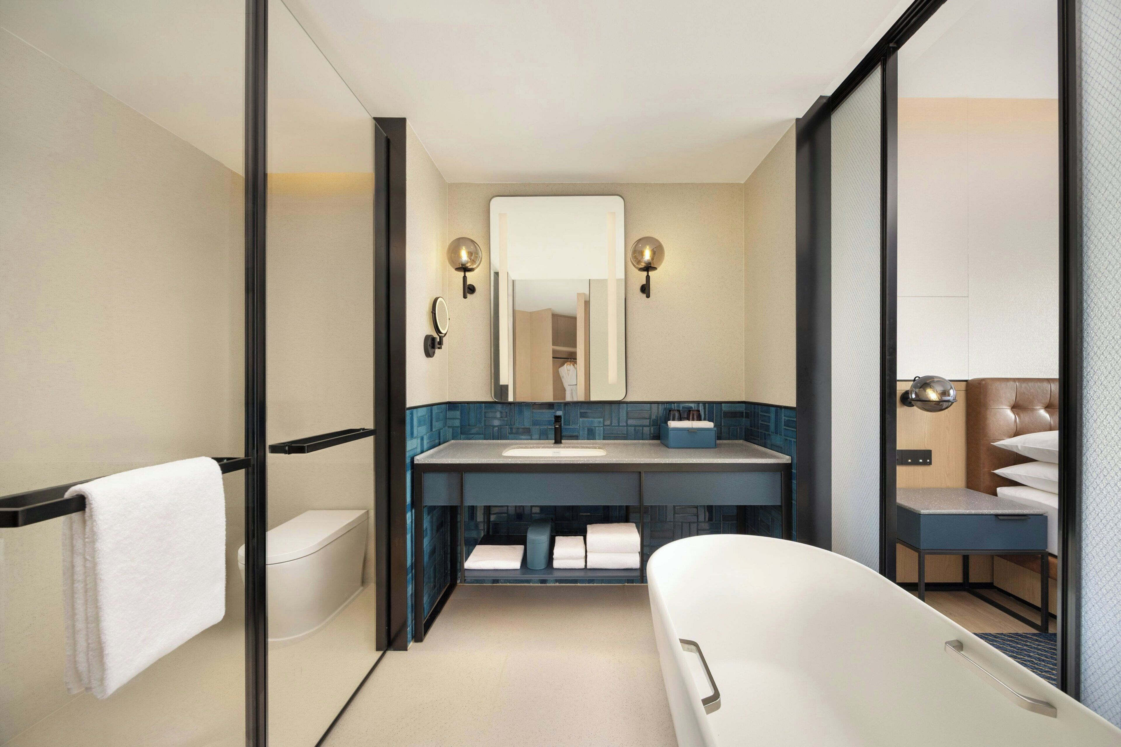 Room, 1 King Bed, Garden View