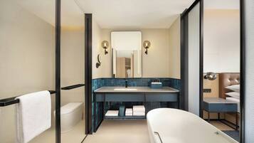Room, 1 King Bed, Garden View