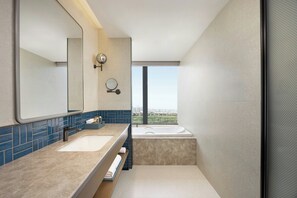 Bathroom - Four Points by Sheraton Hefei, Feidong (HEFEI)