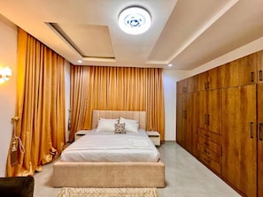 Coffres-forts dans les chambres, bureau