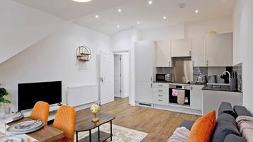 Comfort Apartment, 2 Bedrooms | Living area