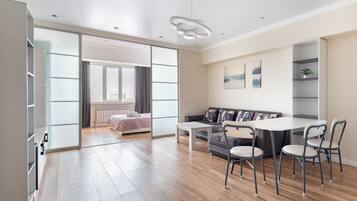 Familienapartment, Blick auf den Innenhof | Innenbereich
