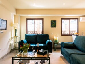 Smart TV - Pimienta 12. 3-bedrooms, terrace, Santa Cruz (Sevilla)