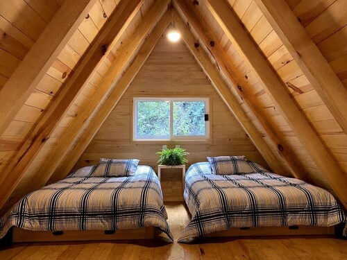 Cabaña Río Bonito: en el Bosque con Río y Chimenea