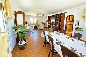 Dining - Casa del Sueño: Spacious refuge with panoramic views in the Axarquia region. (Viñuela, Malaga)