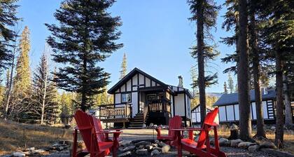 Cottage Rental with Fire Pit Perfect for Four Hidden in the Canadian Rockies of Alberta