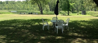 Lakefront Cabin Rental Surrounded by Nature near Renfrew, Ontario