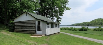 Lakefront Cabin Rental Surrounded by Nature near Renfrew, Ontario
