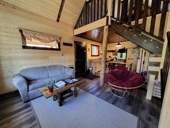 Living area - Secluded Cabin Rental for Romantic Weekends Away in Nordegg, Alberta (Nordegg)