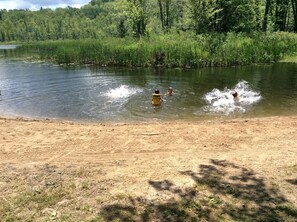 Beach - Charming Cabin Rental on Ferguson Lake near Renfrew, Ontario (Renfrew)