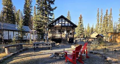 Spacious Family-Friendly Mountain Getaway near Banff, Alberta