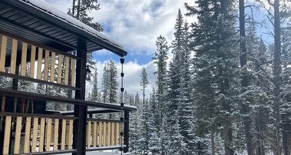 Rocky Mountain Cottage Rental for Four near Banff, Alberta
