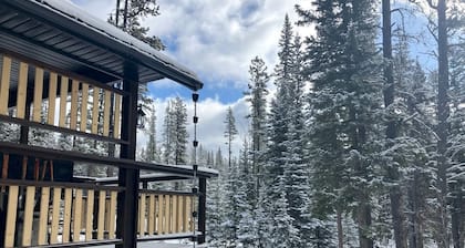 Rocky Mountain Cottage Rental for Four near Banff, Alberta