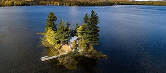 Secluded Rental Perfect for a Romantic Getaway in Algonquin Park, Ontario