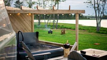 Bain à remous extérieur