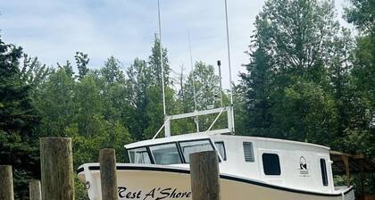 Peaceful Boat Retreat with Luxury Interior with Hot Tub in Cocagne, New Brunswick