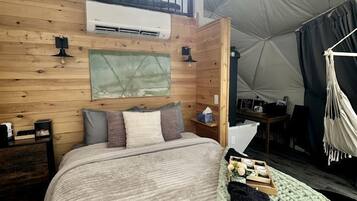 2 bedrooms, WiFi, bed sheets, wheelchair access