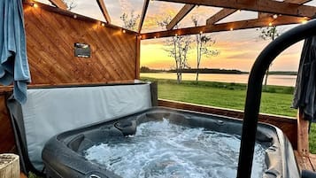 Bain à remous extérieur