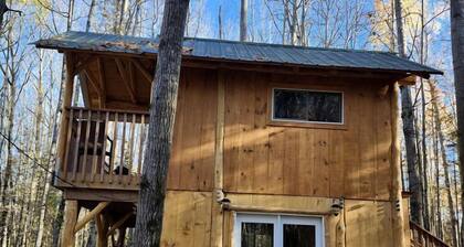 Unique Tree House Perfect for Families with BBQ in Callander, Ontario