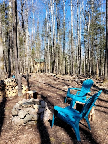 Unique Tree House Perfect for Families with BBQ in Callander, Ontario