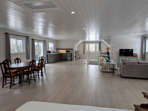 Aspen Acres Cabin with BBQ and Private Deck