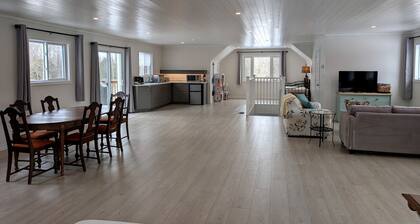 Aspen Acres Cabin with BBQ and Private Deck