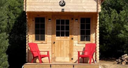 Ontario Glamping Cabin, Perfect for Discovering Port Dover