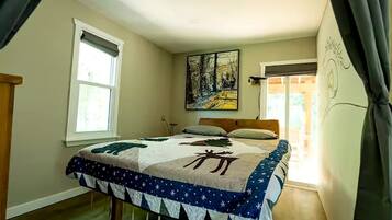 1 bedroom, bed sheets