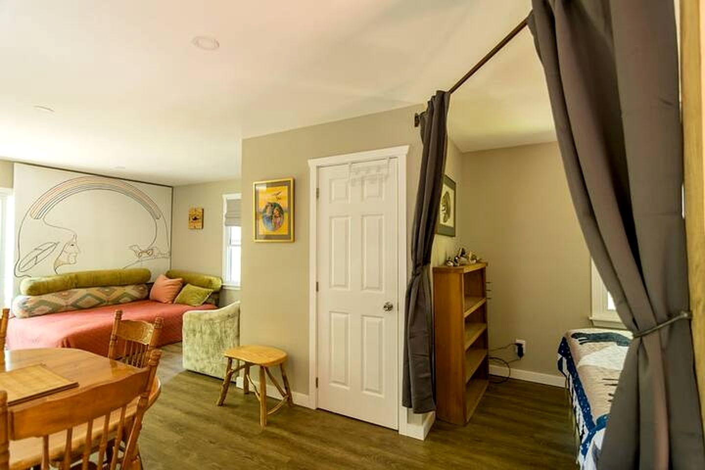 1 bedroom, bed sheets