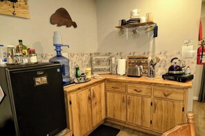 Interior - Secluded Forest Cabin with Screened Porch and Amazing Hiking Trails in Ontario (Blackstock)