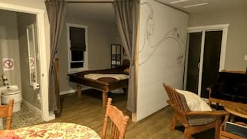 1 bedroom, bed sheets