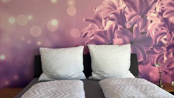 3 bedrooms, iron/ironing board, WiFi, bed sheets