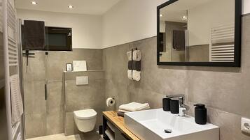 淋浴設備、風筒、提供毛巾