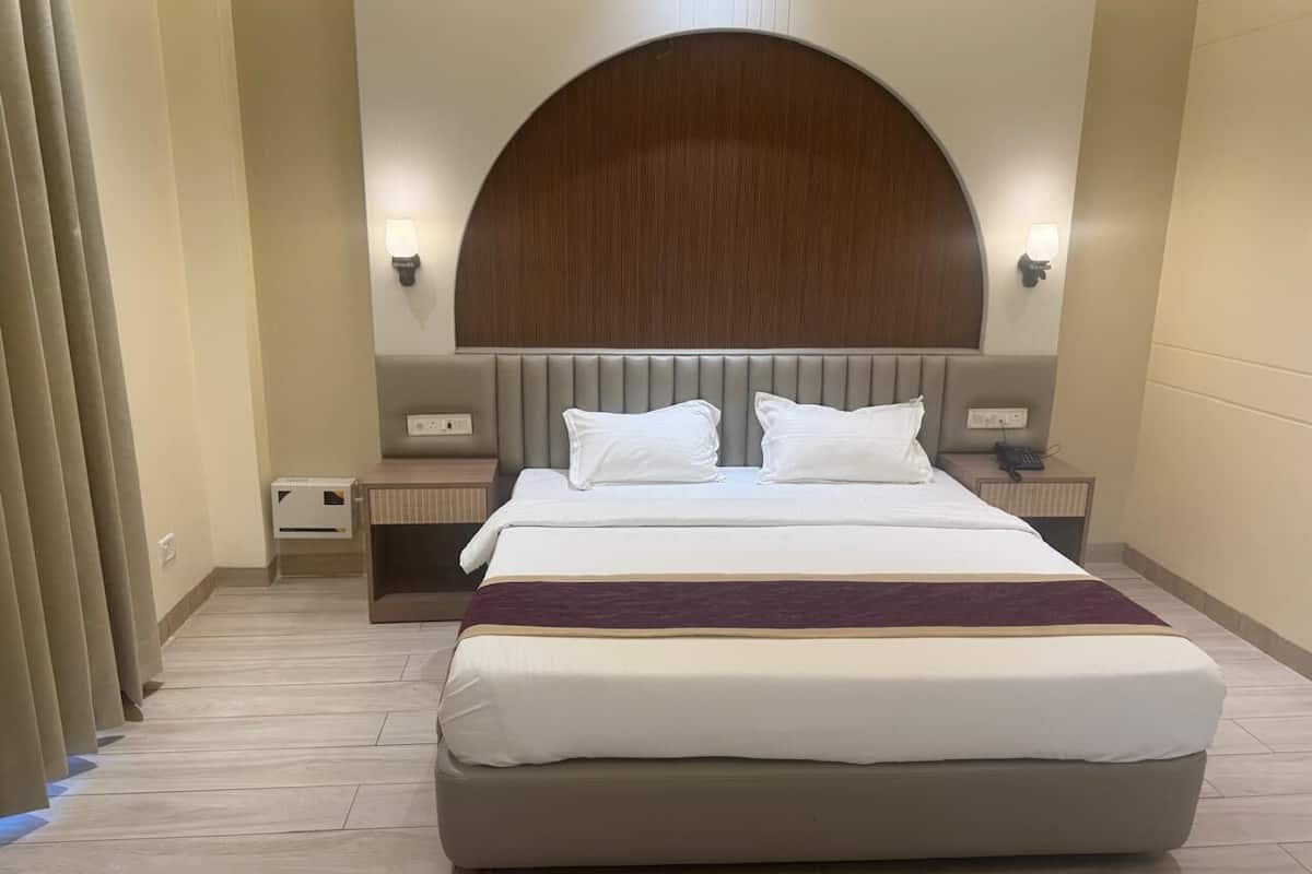 Habitación estándar, vistas al parque | Escritorio y wifi gratis