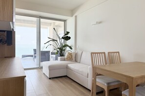 TV - SE207 - Stunning Two-Room Apartment Overlooking the Sea (Senigallia)