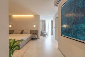 Tabla de planchar con plancha, wifi y ropa de cama 