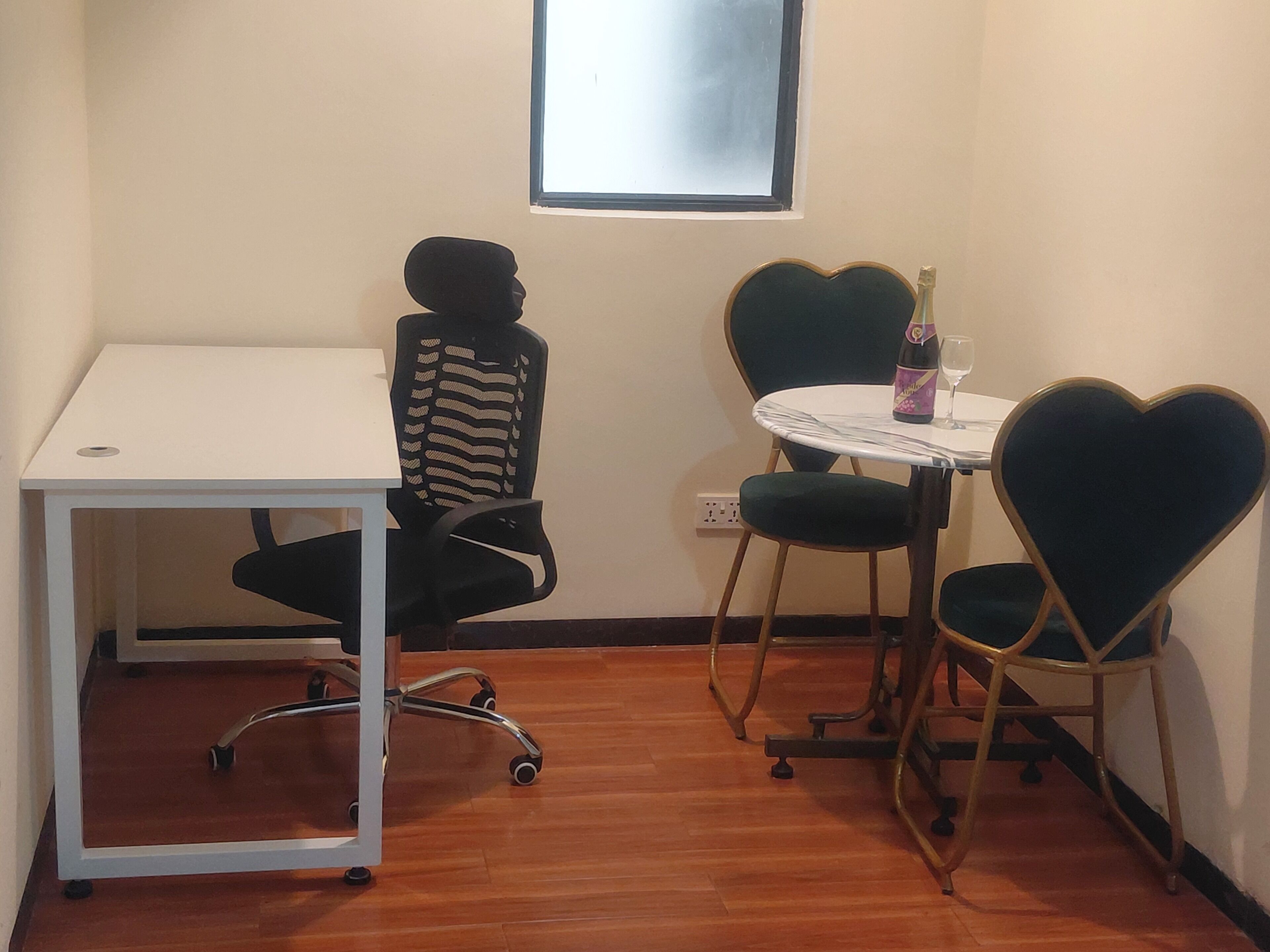 Studio Suite Tiêu chuẩn, ban công, quang cảnh thành phố | Khu ăn uống