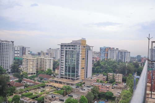 Cobot Suites Marcus Garden