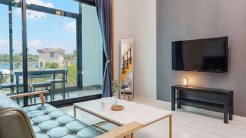 Phòng cơ bản, 1 phòng ngủ (T Building Room 101 (Half Ocean View)) | 1 phòng ngủ, truy cập Internet không dây miễn phí