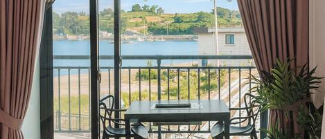 Phòng cơ bản, 1 phòng ngủ (T Building Room 204 (Side Ocean View)) | 1 phòng ngủ, truy cập Internet không dây miễn phí
