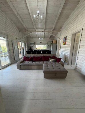 Living area - Hotel Zouk (Alba Iulia)