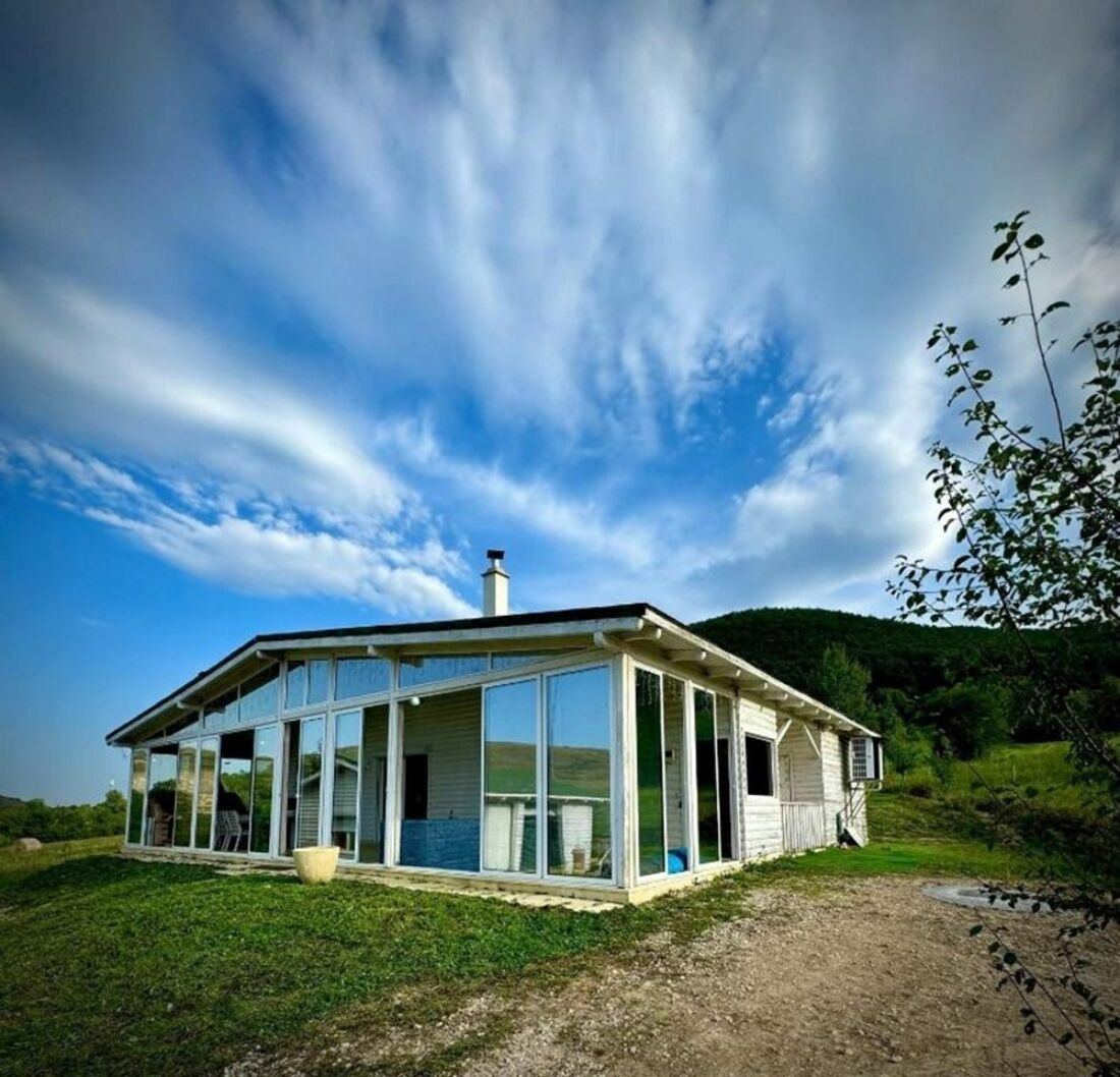 Familie huisje, balkon, uitzicht op bergen