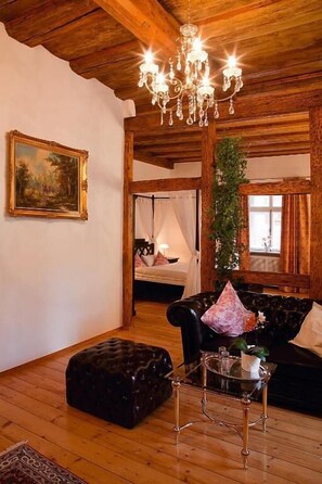 Junior Suite | Interior - Dicker Mann Hotel Zum Blauen Krebs (Regensburg)