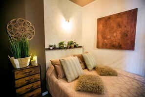 Iron/ironing board - Near Como Borghi (10 Floor Studio) (Como)