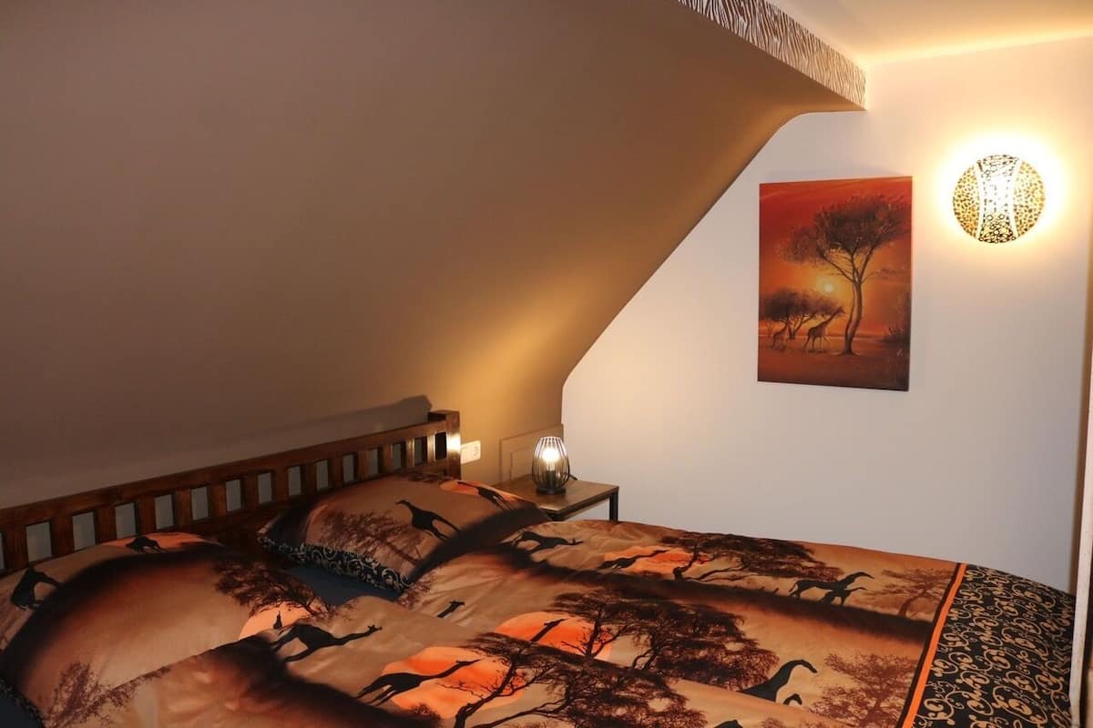 Condo (Afrika) | Desk, laptop workspace, blackout drapes, soundproofing