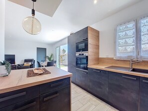 Fridge, microwave, oven, dishwasher - Le Logis by Interhome (Saint Augustin)
