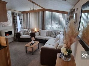 Living area - Golden Sands Kinmel Bay - Holiday Accommodation 14528 (Rhyl)